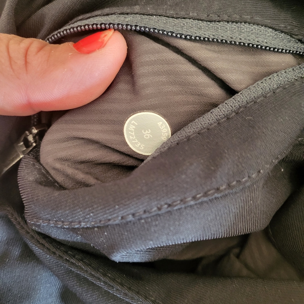 Lululemon - Picture 8 of 9